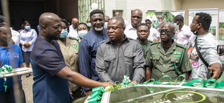 Mole National Park handover